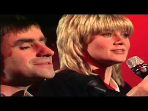 Gitte & Chris De Burgh - Here comes the Sun 1981 - YouTube