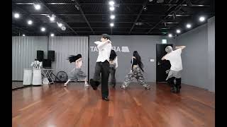 Allday Project ‘Famous’ Dance Practice Mirrored (Artbeat Crew) Resimi