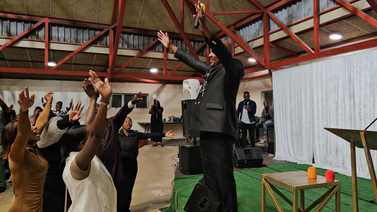 Pst. Vincent Mboniswa & Lutho Mzinzi - Ingoma, Masibuyele Nkosini @ Night of Glory 2024