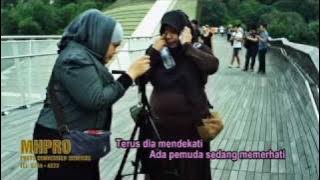 Mungkin - Ella ( with lyrics )