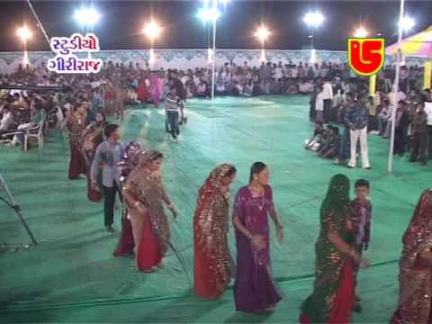 Kirtidan Gadhvi   Urvashi Radadiya Live Nonstop Garba 2016  Live Dandiya Ras  Botad Live  2