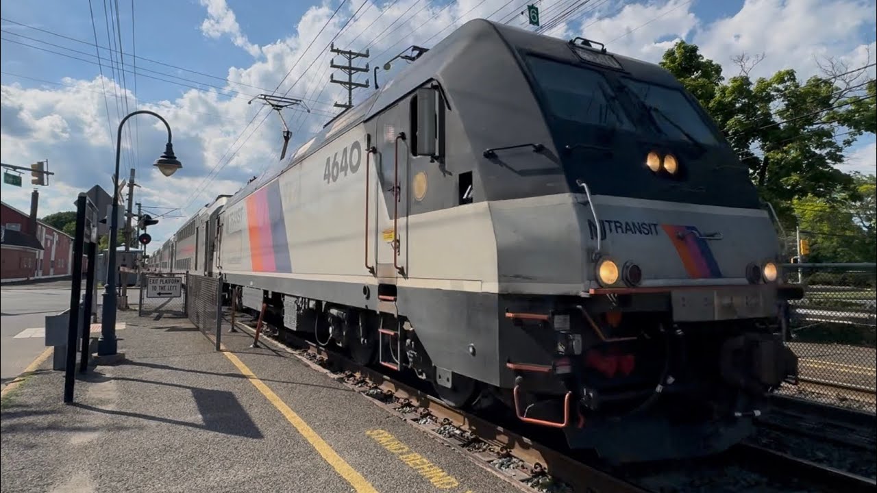 NJ Transit ALP-46A #4640 (Disco Stripe Heritage Unit) NJCL Train