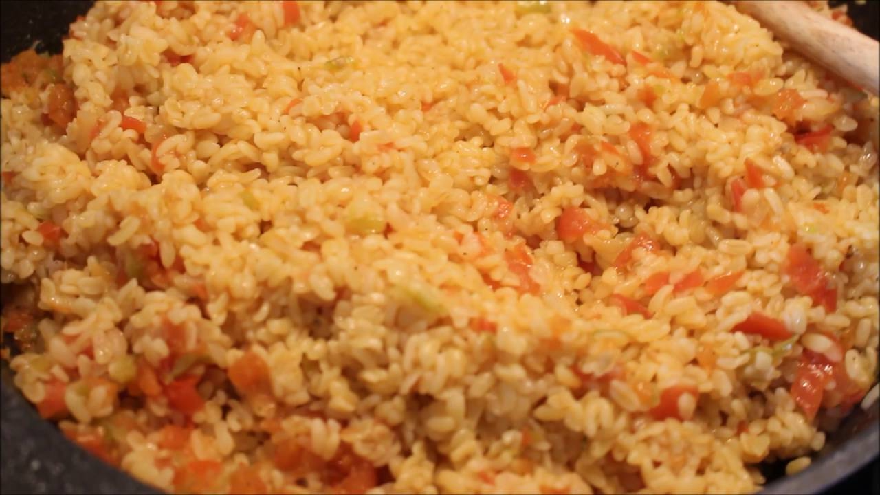 domatesli bulgur pilavi tarifi - YouTube