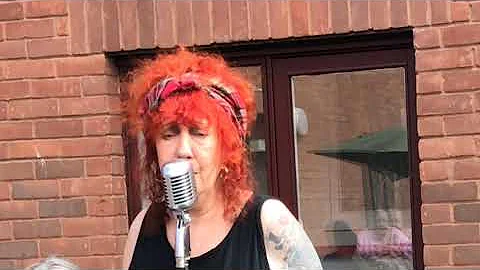 Sue Fear sings for the lockdown residents