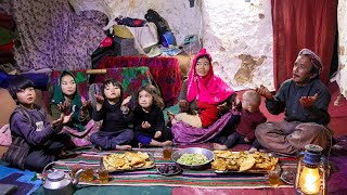 Ramadan Mubarak: Family Meal in a Cave | Village Life Afghanistan