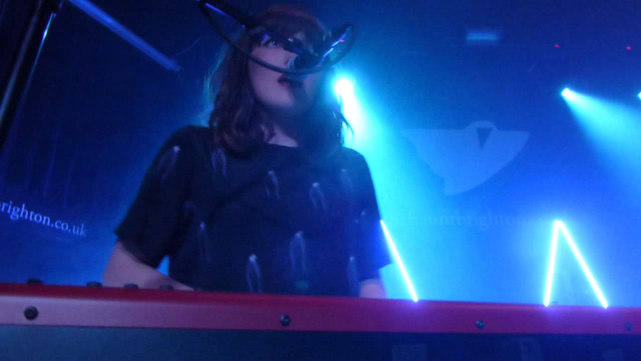 Oh Wonder - Shark (HD) - The Haunt, Brighton - 17.11.15 - YouTube