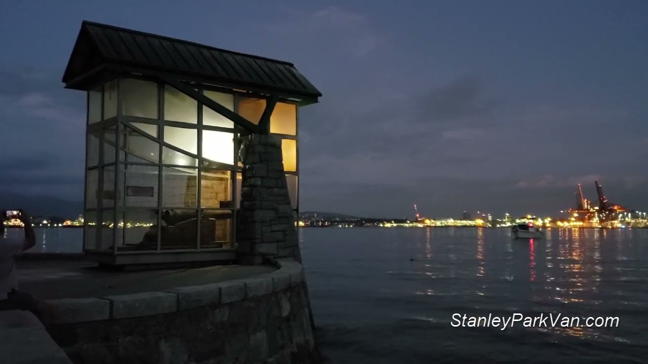 Nine O'Clock Gun firing in Stanley Park, Vancouver