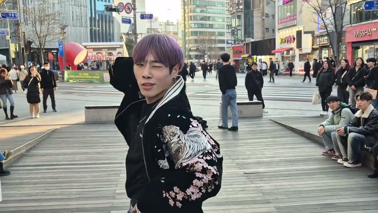 20240310 172447 #원오브 #ONEof 신촌 버스킹 Sinchon Busking