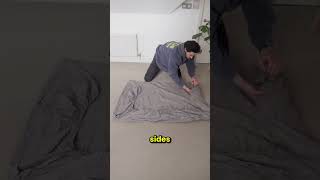 Fold fitted sheets in seconds