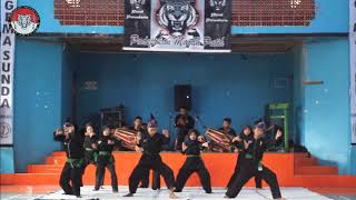 Ibing Rampak Pencak Silat Macan Putih