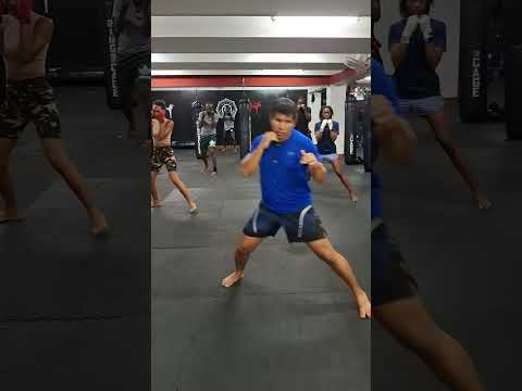 Footwork Drill For Beginners In Kickboxing Jamaicanstrikingcoach Learnselfdefense Karate 