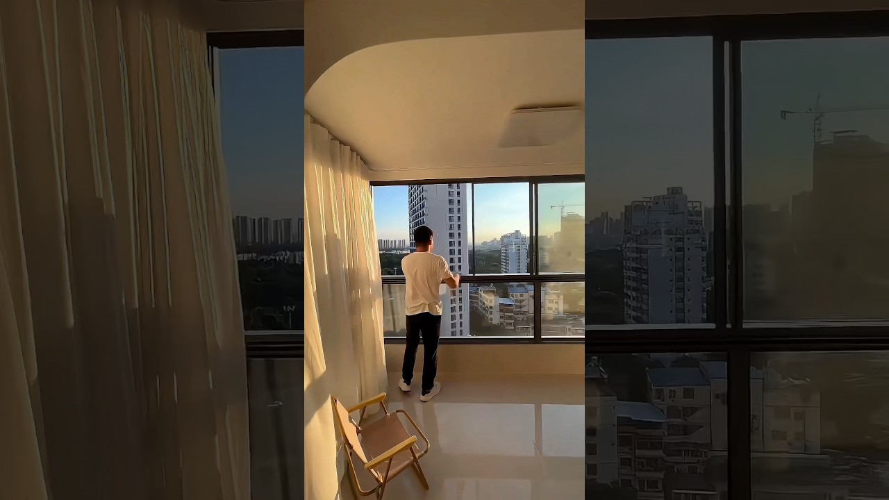 Floor sliding window