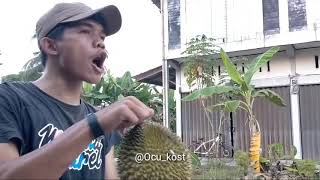 Jual durian sambil ngegas