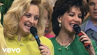 Video thumbnail of "Bill & Gloria Gaither - Just Over in the Glory Land [Live] ft. The Hayes Family"