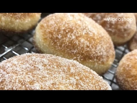 Polish Paczki ( jelly doughnuts)