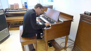 Groovin on a Hammond B3 -69