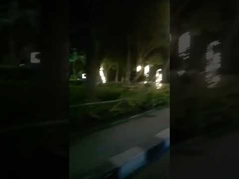 حلوين ومافيش زينا جامدين يحمينا من العين خلق بوشين يكفينا شر الحاسدين تعوجها يا بابا على مين