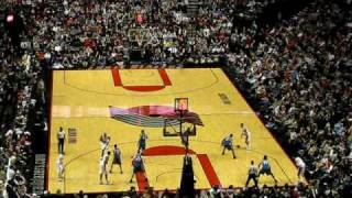 Brandon Roy Jumper in the Lane