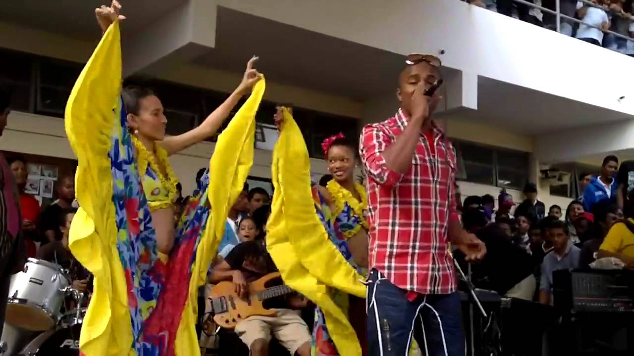 Jah Mike - Kabané live at St Andrews School - Music Day 2012 - YouTube