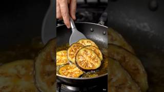 Crispy Bengali Style Baingan Bhaja Recipe 😋 #BegunBhaja #BainganBhaja #BainganFry #BengaliFood #Reci