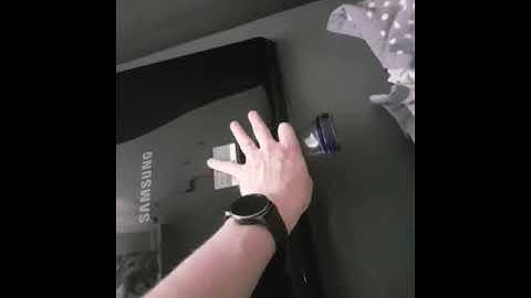 Samsung P2270 removing the back cover