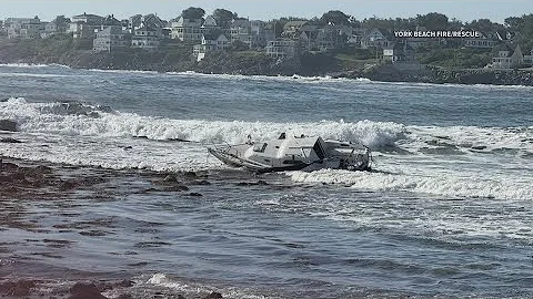 Boater rescued after pounding waves push sailboat into York Harbor rocks