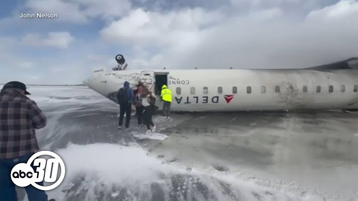 Dramatic video shows moment Delta plane flipped after landing in Toronto