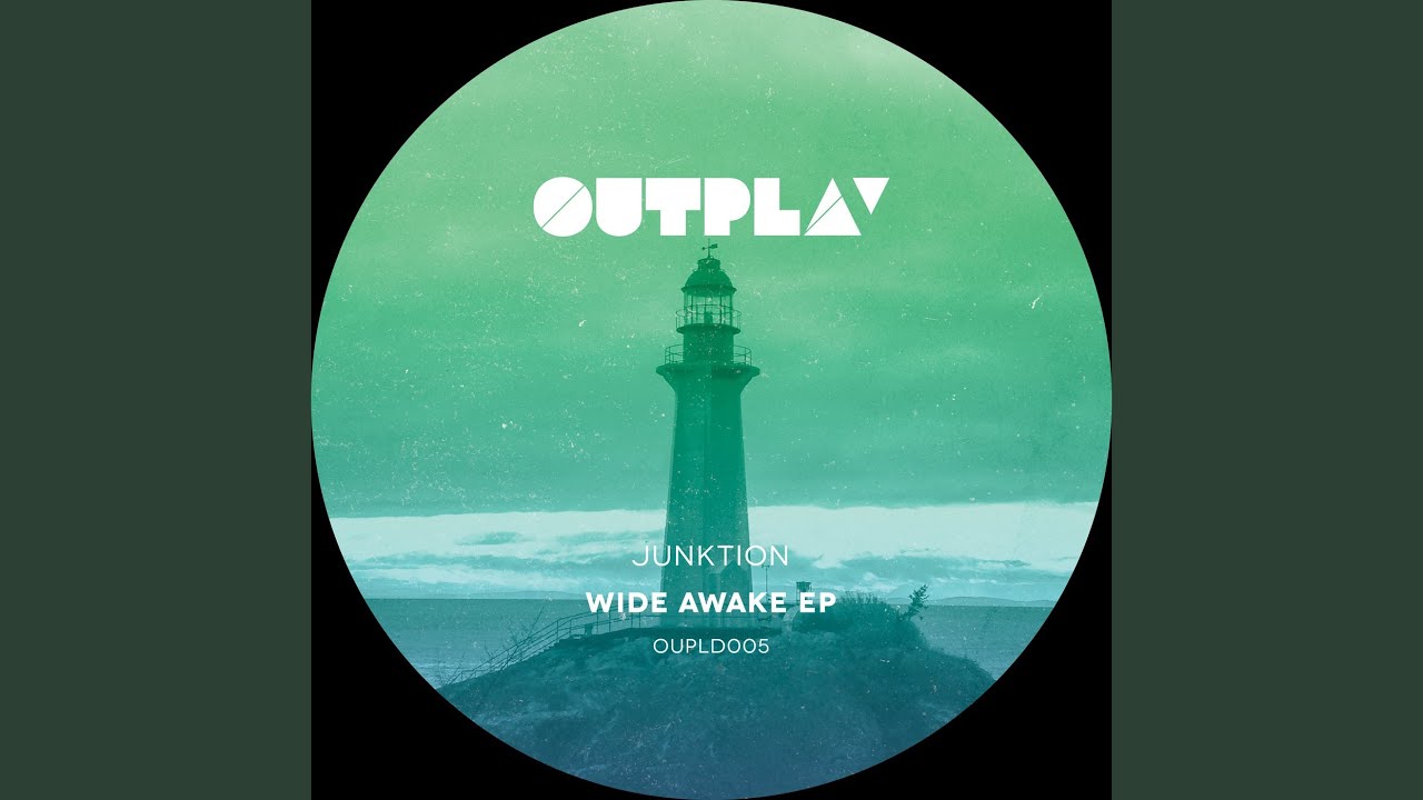 在 YouTube 上观看 Wide Awake