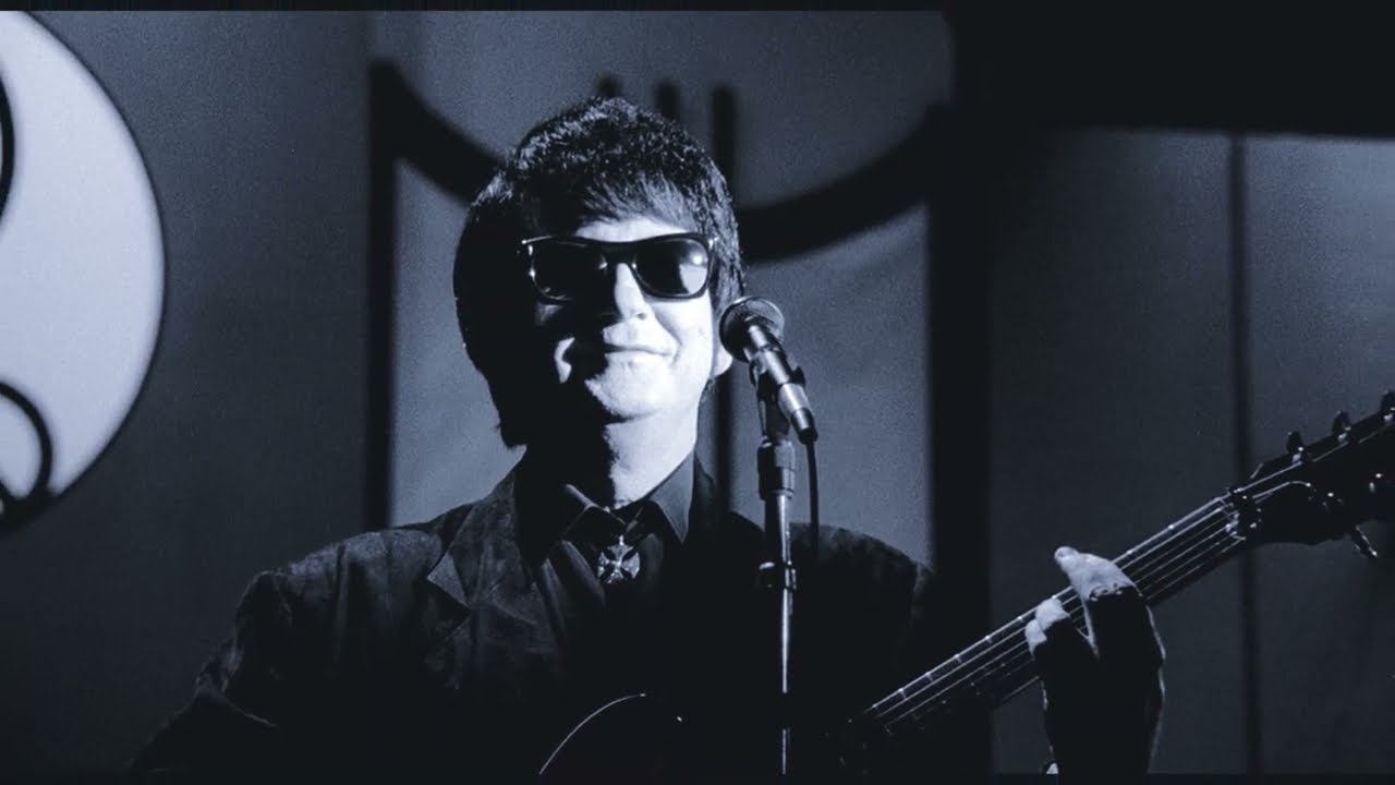 Roy Orbison - Blue Bayou (Lyrics) - YouTube