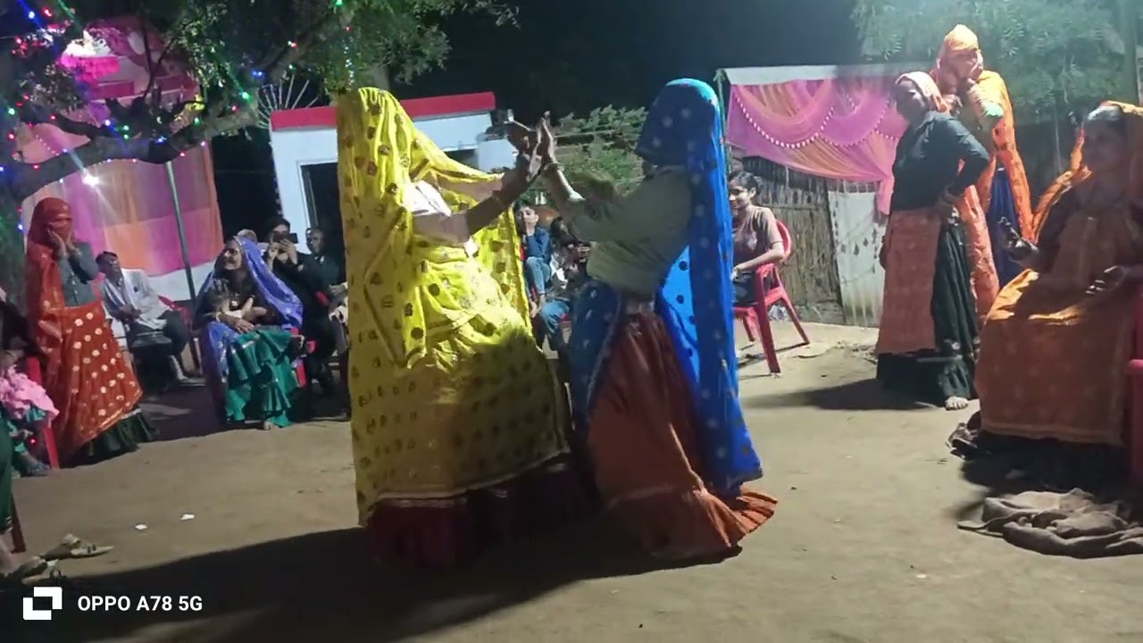 Meena dancer's golu ushahra, raveena meena #instagramreels #meenageetmeenasong #viralvideo 