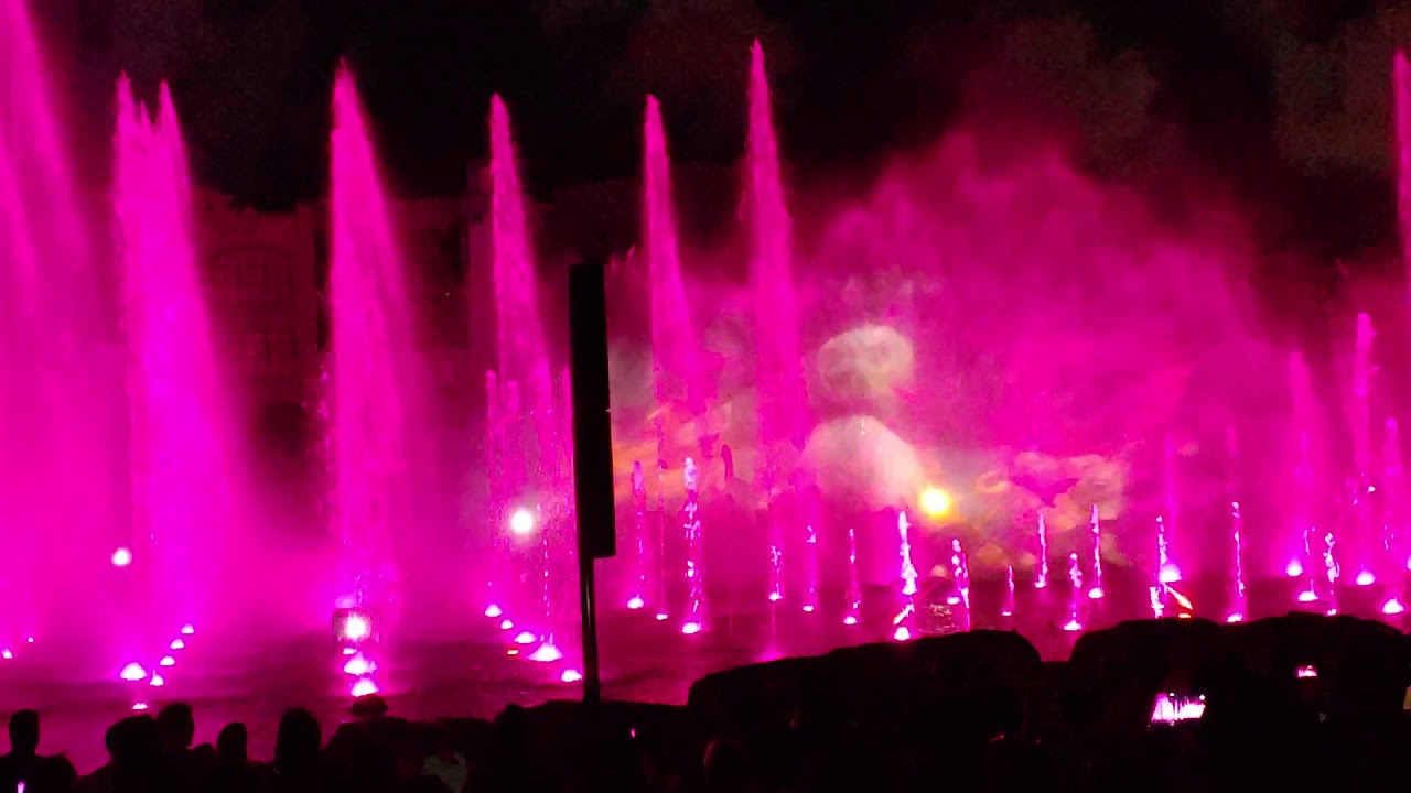 Universal Studios Orlando Water Fountain Show Cinematic Celebration
