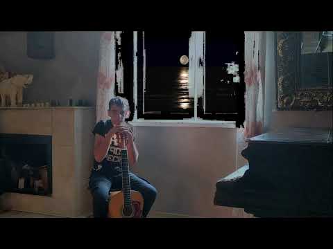 მთვარე კი იყო უჩვეულოდ თეთრი...