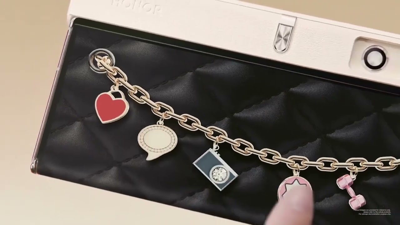 What if your smartphone was a bag? Honor turns the phone into a