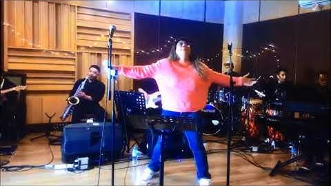 Mengejar Matahari - Regina Ivanova