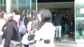 20100413 敬騰抵達台視