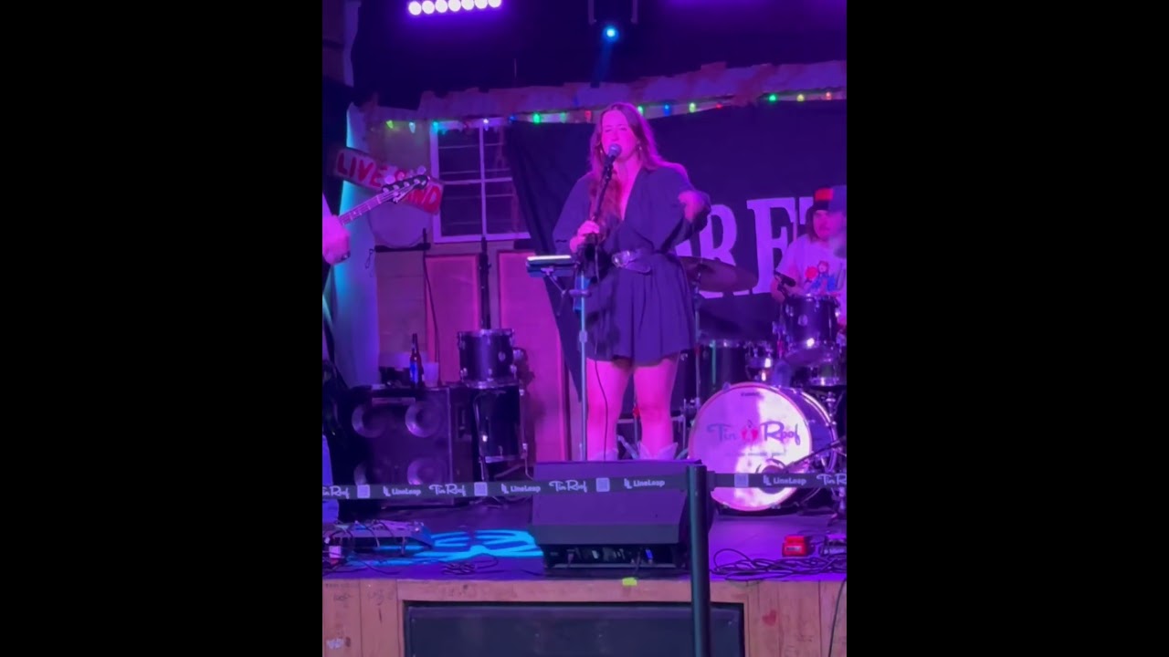 Mary English - Live at Tin Roof