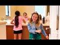 Nastya ve arkadaşının okuldaki görünüşü - Çocuklar için 1 Saatlik derleme