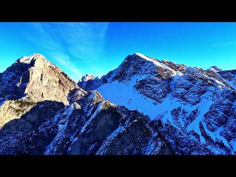 Über den Gipfeln der Alpen – Ein Flug zwischen Stille und Weite