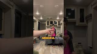 Wanita ini Sangat Ahli Mencambuk