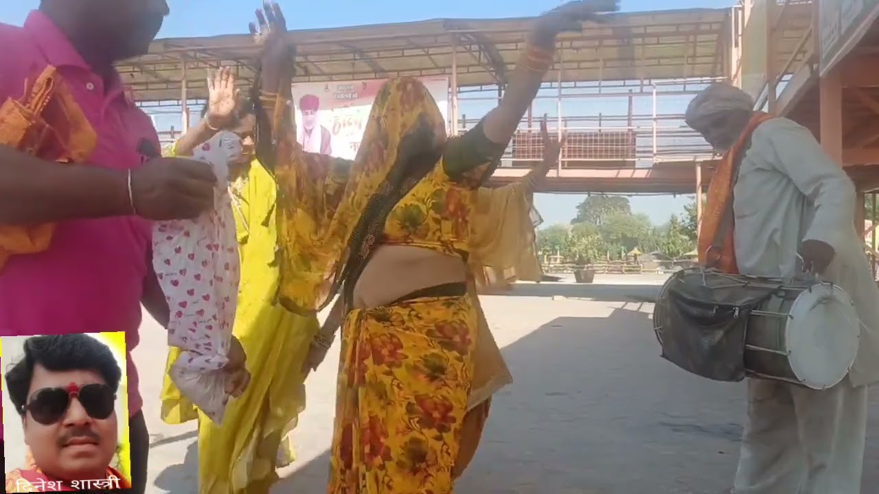 गोरख टीला दिनेश शास्त्री जी हवन करते हुऎ#9761315967 