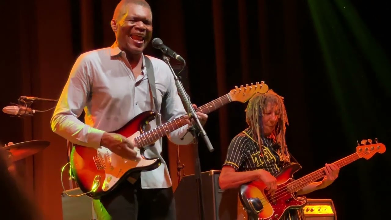 Robert Cray Band "I Shiver" Groovin' 50 Years Tour- Fremont Theatre San Luis Obispo CA
