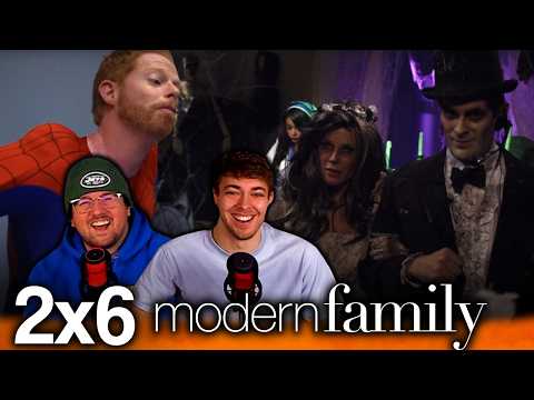 THESE FAMILIES KNOW HOW TO DO HALLOWEEN RIGHT!!! | Modern Family 2x6 'Halloween' First Reaction!