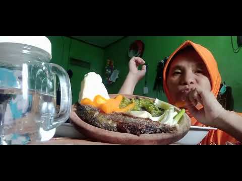 Video: Puff Dengan Wortel, Daun Bawang, Dan Keju Cottage