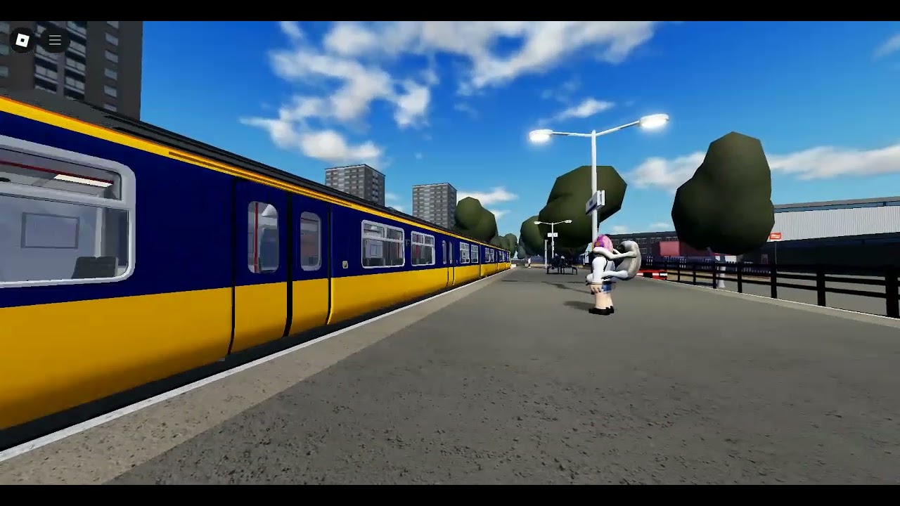 Class 321 Dutch Livery arrives into Fayre