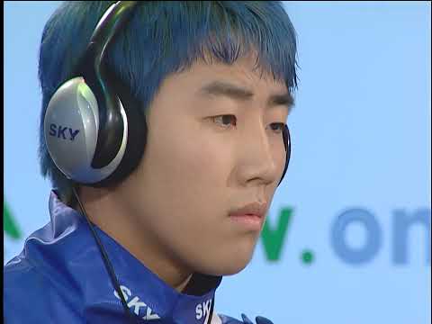 AI 업스케일 | [2001.11.30] 2001 SKY배 온게임넷 스타리그 8강 A조 2경기 (사일런트 볼텍스) 홍진호(<strong>Zerg</strong>) <strong>vs</strong> 안형모(<strong>Zerg</strong>)