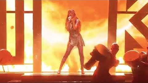 Camila Cabello -/ Crying in the club (I have questions) live performance at billboard