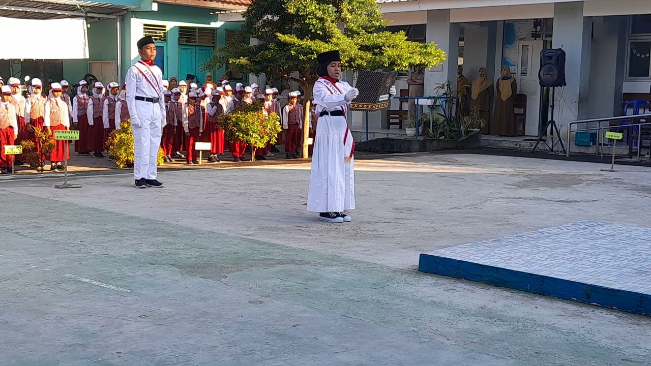 PEMBACAAN UUD 1945 SDN 1 DOPANG