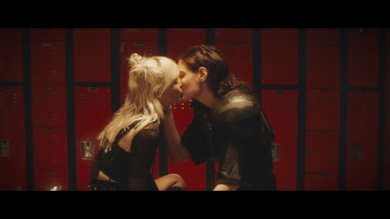 Liza Anne - Cheerleader (Official Music Video)