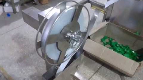 Automatic foil roll induction sealing wads wadding machine