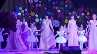 картинка: Танец с мамами 8 марта 2018